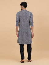 Men Black And White Strip Printed Kurta