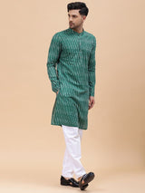 Men Green & White Pure Cotton Printed Straight Kurta With pyjama