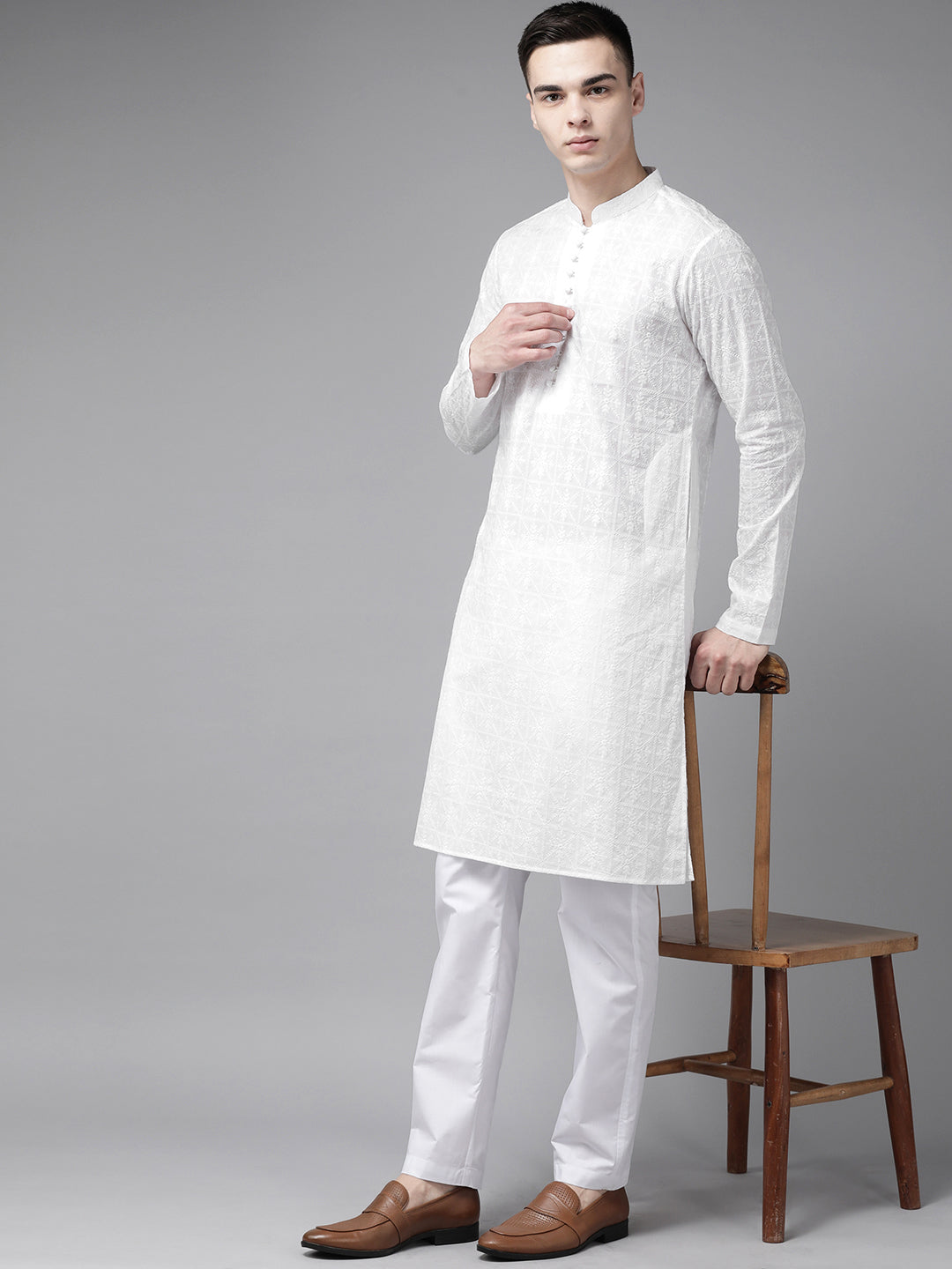 Riwaat.com Men White Pure Cotton Chikankari Embroidered Straight Kurta Riwaat Chikankari Embroidered