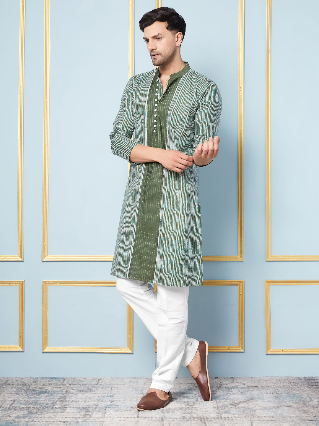 Men Green And White Strip Printed Kurta