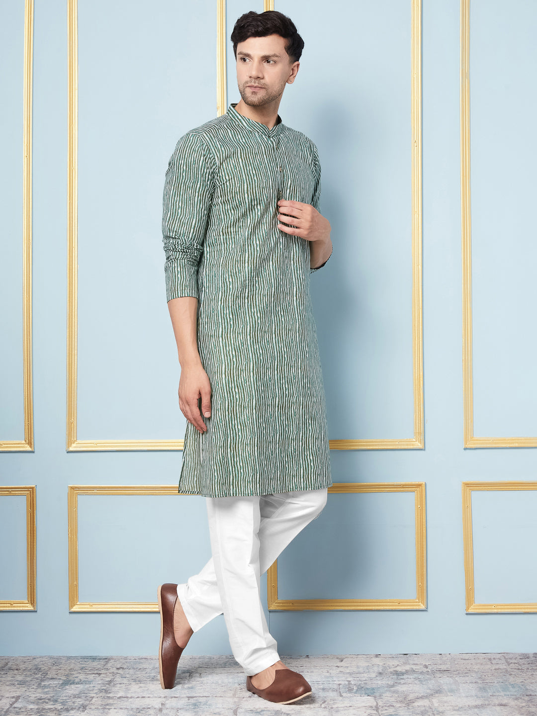 Men Green And White Printed Kurta