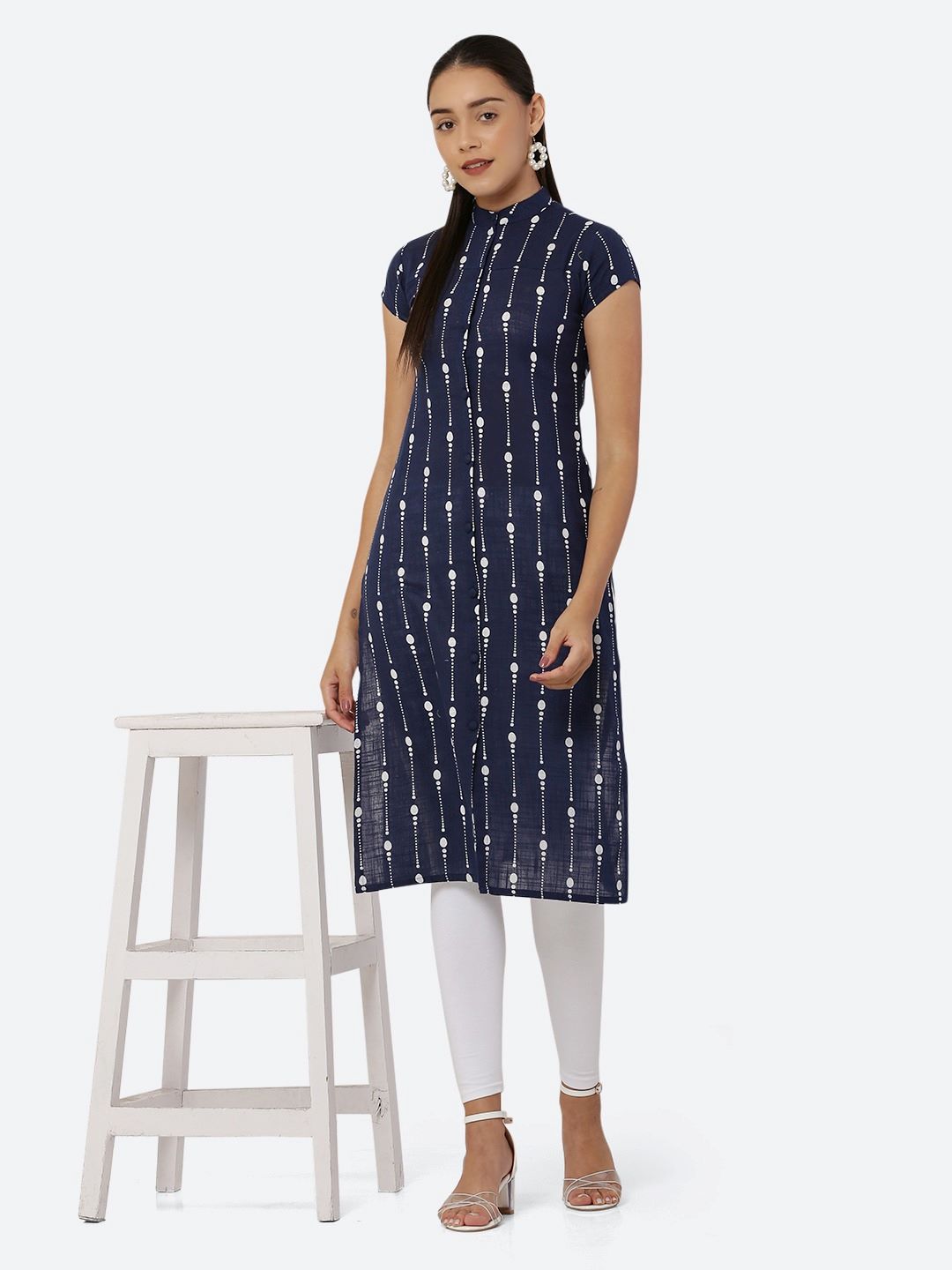 Women Navy Blue & White Khari Print Straight Kurti