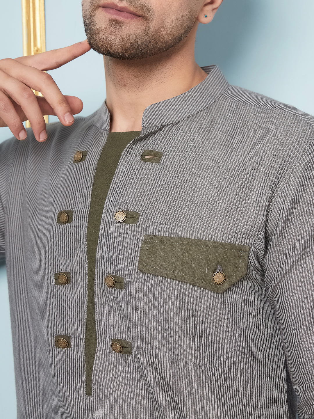 Men Grey Melange and Thread Work Kurta With pyjama