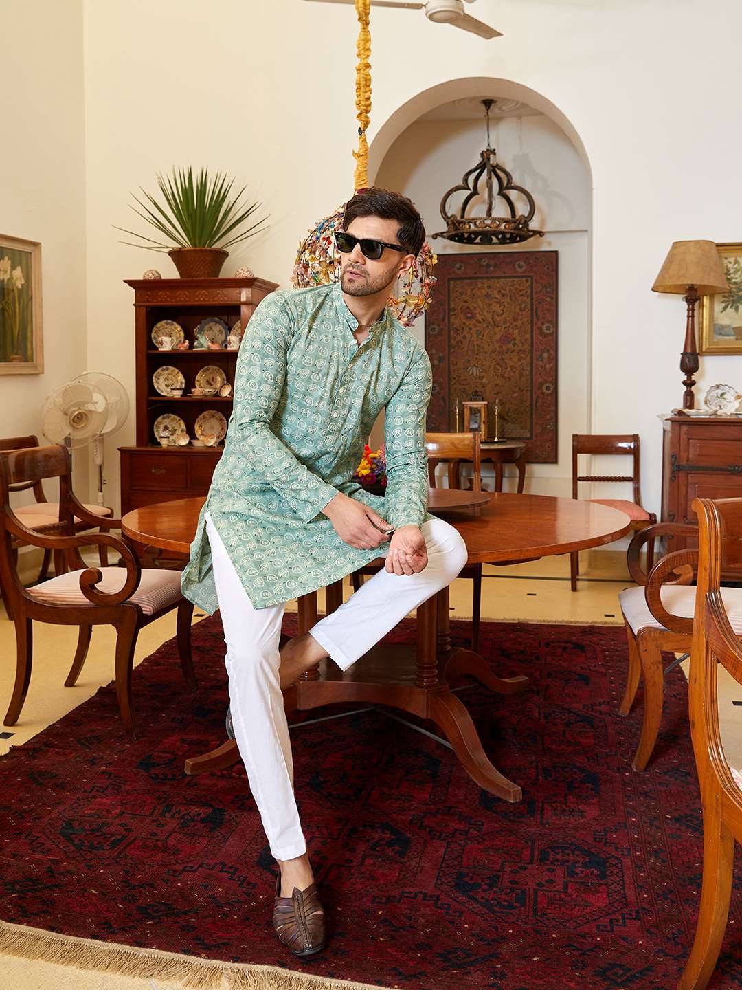 Men Green And White Cotton Leaf Print Straight Kurta With Pajama