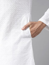 Men White Ethnic Motifs Chikankari Embroidered Straight Kurta