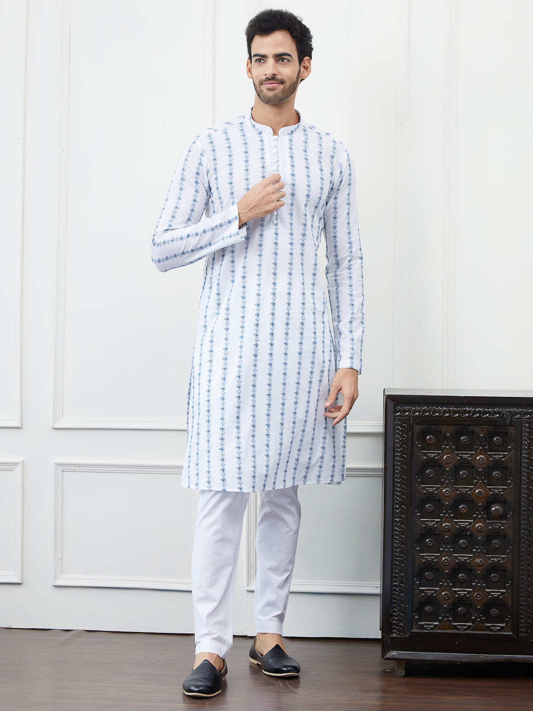 Men White And Blue Chikankari Embroidered Cotton Kurta