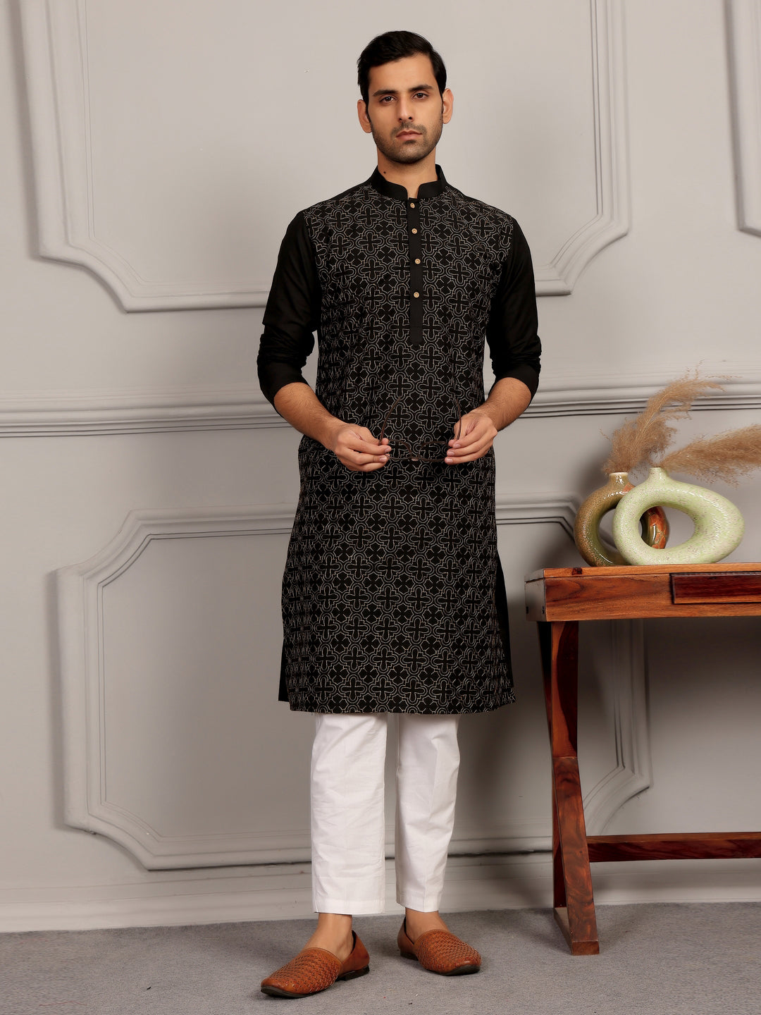 Black Embroidered Cotton Straight Kurta
