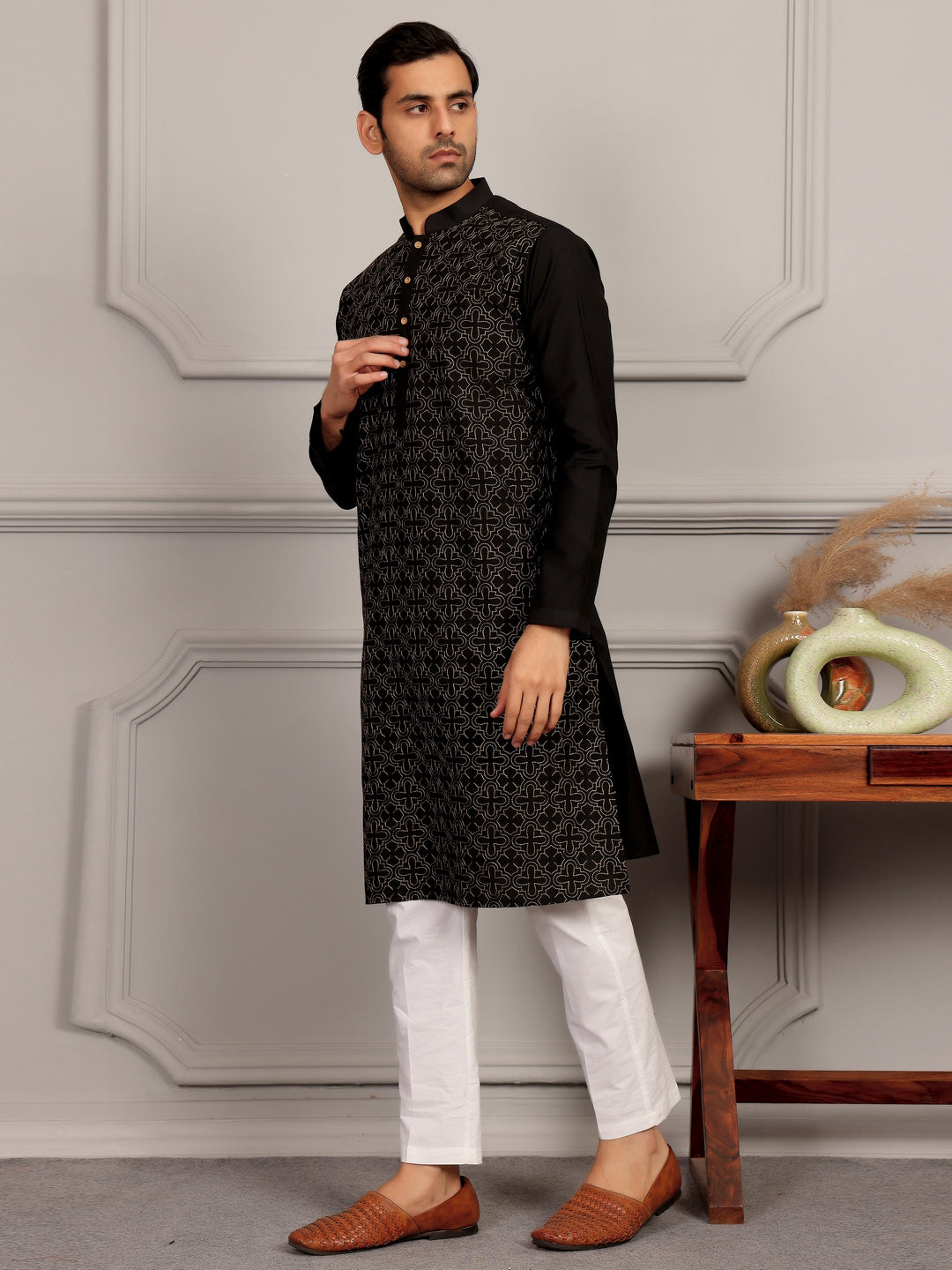Black Embroidered Cotton Straight Kurta