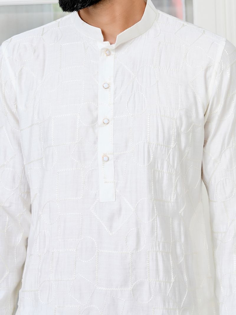 Cream Geometric Embroidered Thread Work Mandarin Collar Straight Kurta