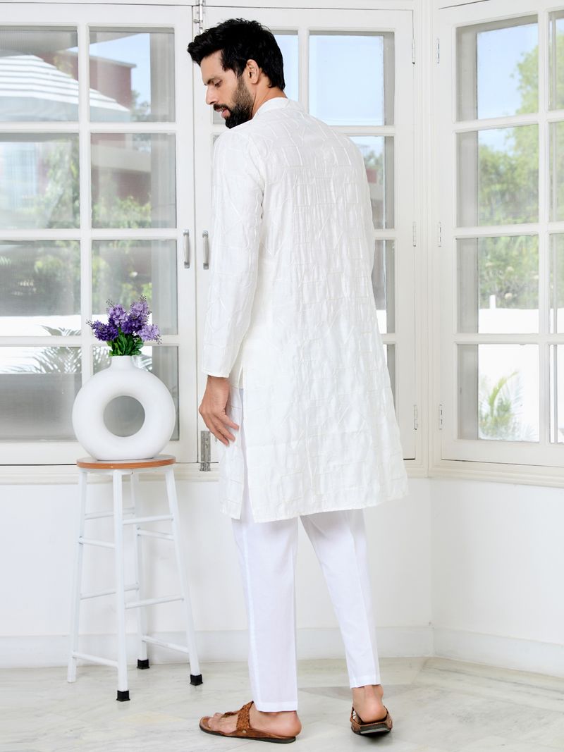 Cream Geometric Embroidered Thread Work Mandarin Collar Straight Kurta