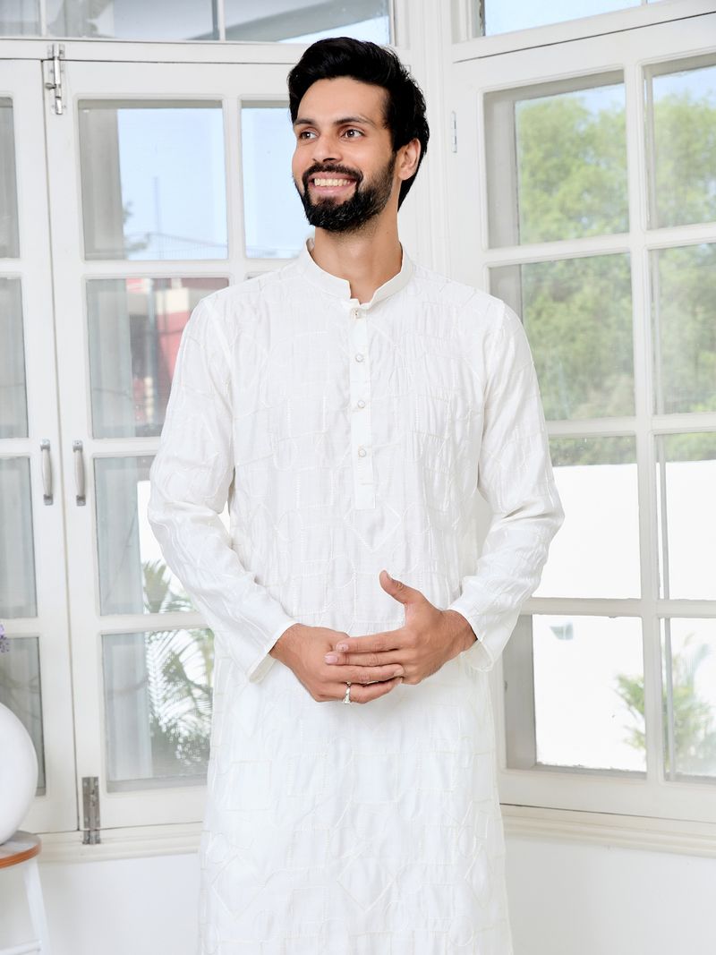 Cream Geometric Embroidered Thread Work Mandarin Collar Straight Kurta