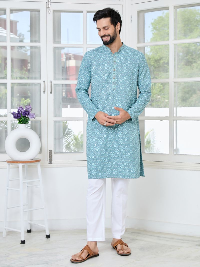 Men Blue Embroidered Mandarin Collar Straight Kurta