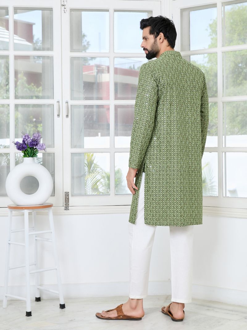 Men Dark Green Embroidered Straight Kurta