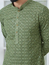 Men Green Embroidered Mandarin Collar Straight Kurta