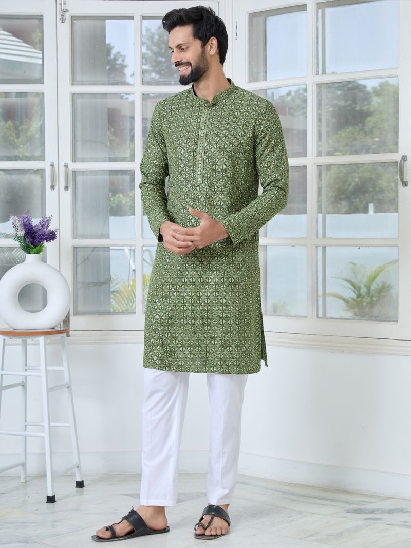 Men Green Embroidered Mandarin Collar Straight Kurta