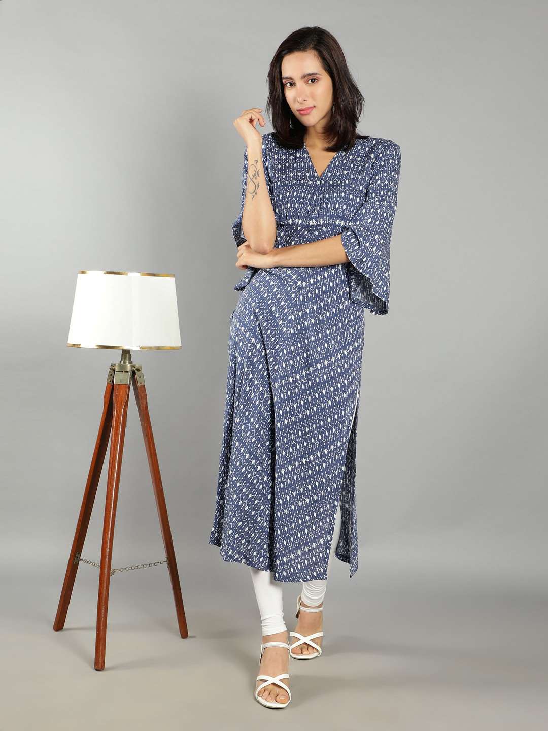 Women Indigo Blue and White Abstract Print Kurti