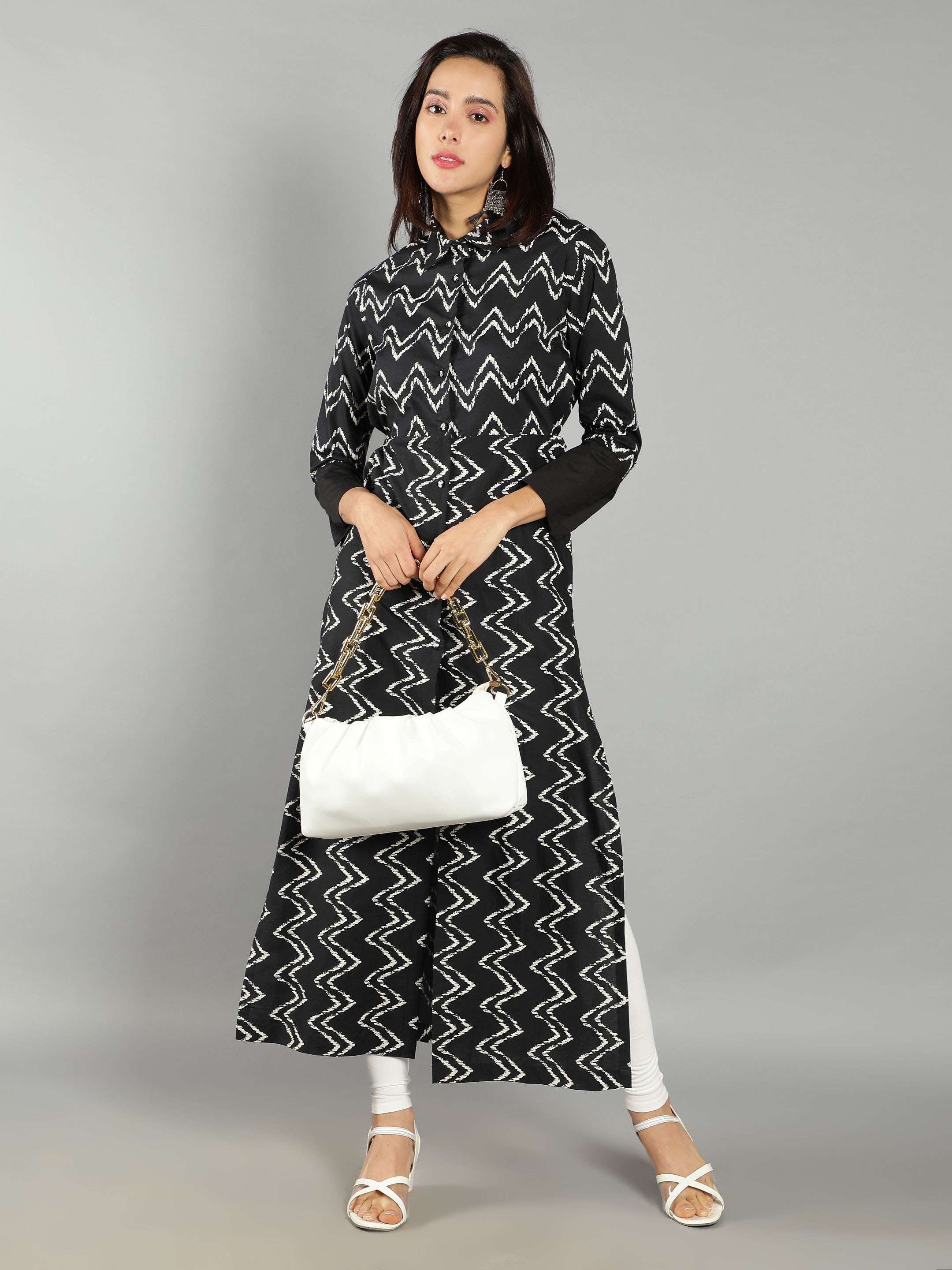 Women Black, White Abstract Print Kurti