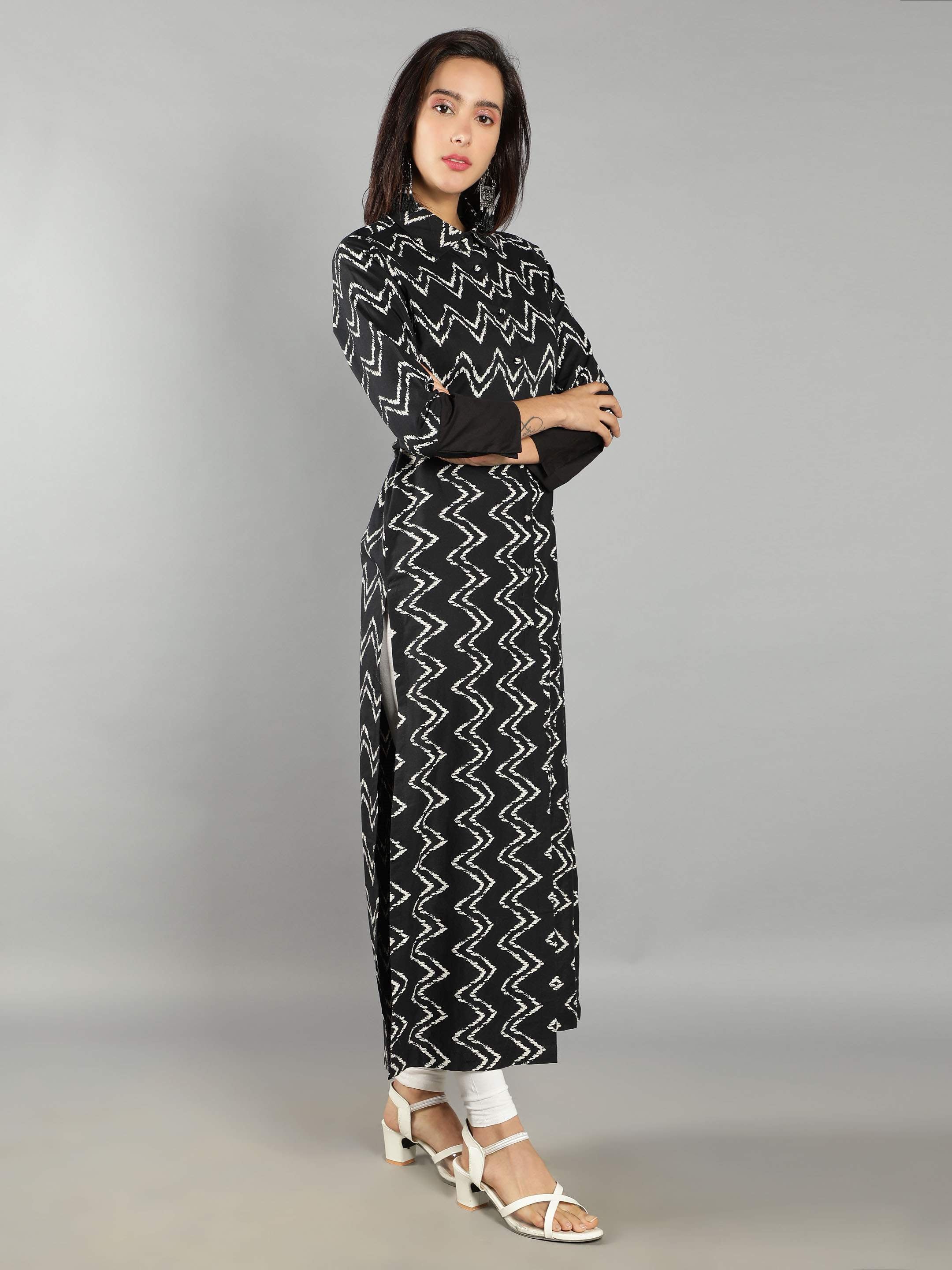 Women Black, White Abstract Print Kurti