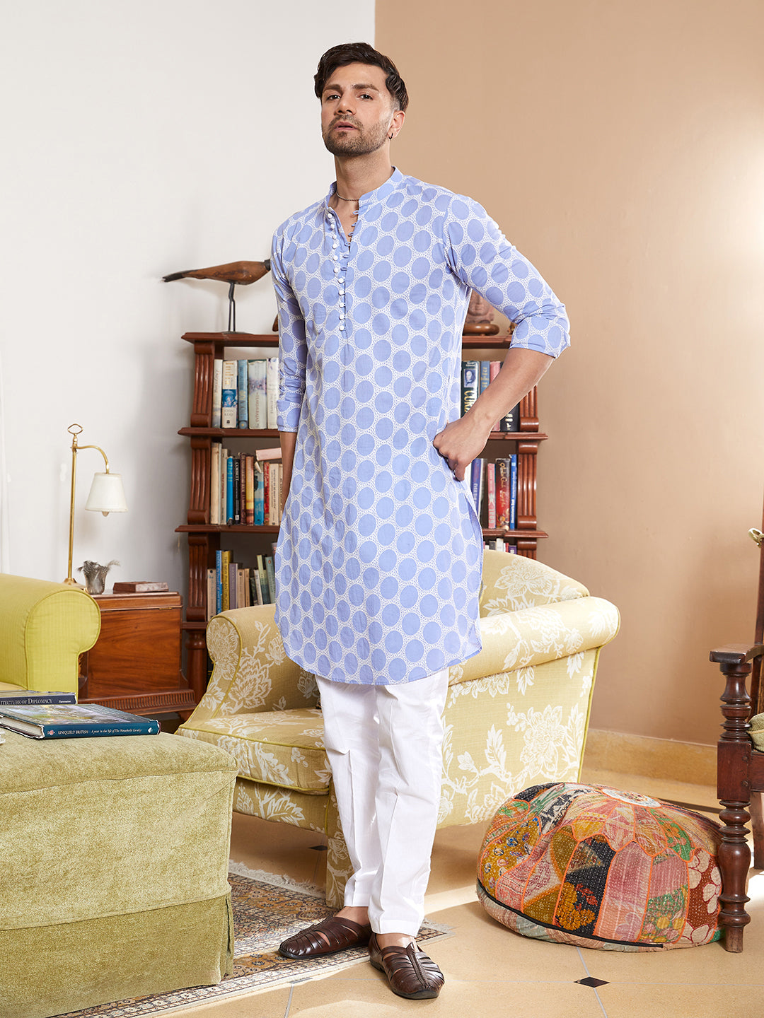 Men Blue And White Embroidered Cotton Kurta With Pyjama