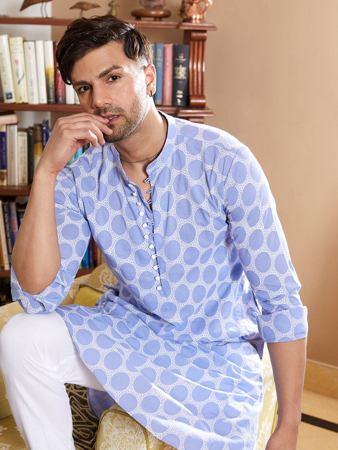 Men Blue And White Embroidered Cotton Kurta With Pyjama