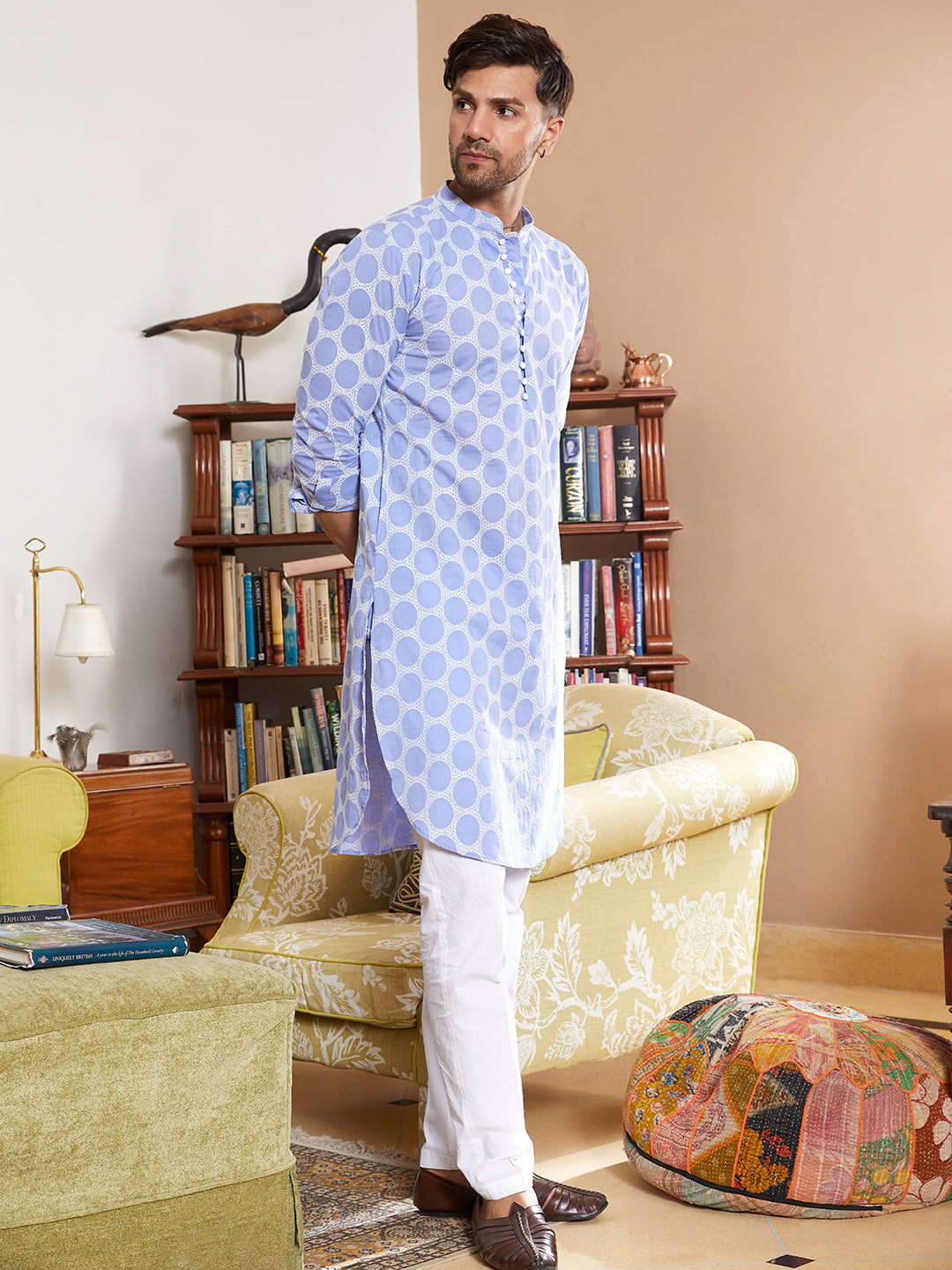 Men Blue And White Embroidered Cotton Kurta With Pyjama